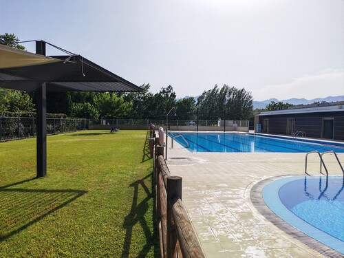 Holiday Home 'Pisto' with Mountain Views, Pool Access and Air Conditioning