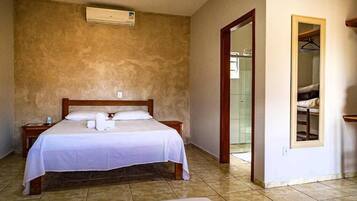 Desk, laptop workspace, free WiFi, bed sheets