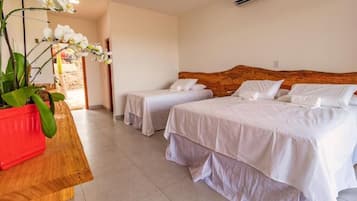 Deluxe Triple Room, Lanai, Mountain View