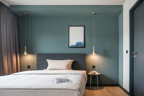 Standard Studio | In-room safe, laptop workspace, blackout drapes, soundproofing - ipartment Frankfurt Bahnhofsviertel (Frankfurt)