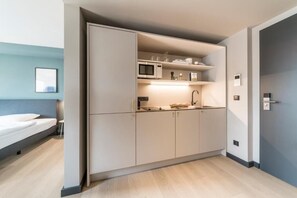 Standard-Studio | Eigene Küche | Kühlschrank, Mikrowelle, Herdplatte, Geschirrspüler