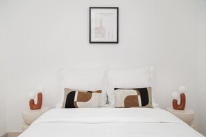 Iron/ironing board, WiFi - Spacious Apartment - Champs Elysees (Paris)