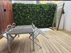 Outdoor dining - Cozy Studio in great location (Porto)