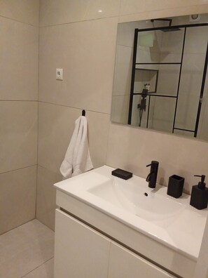 Bathroom - Cozy Studio in great location (Porto)