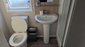 Casa, 2 habitaciones, para fumadores, patio | Baño
