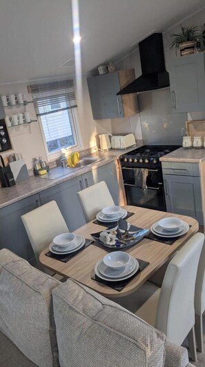 House, 2 Bedrooms, Smoking, Patio | Dining room - Charming Isle of Wight Holiday Park Retr (Cowes)