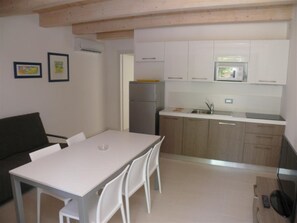 อพาร์ทเมนท์, 1 ห้องนอน, ลานระเบียง, วิวสวน | ภายใน
