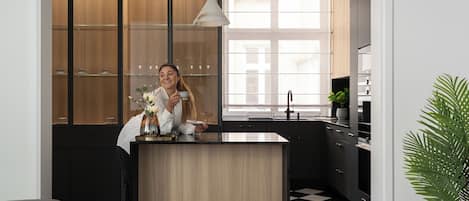 Apartamento luxo, para não fumantes, banheiro privativo | Cozinha privada | Cafeteira/chaleira, chaleira elétrica, torradeira, cadeirão de bebê