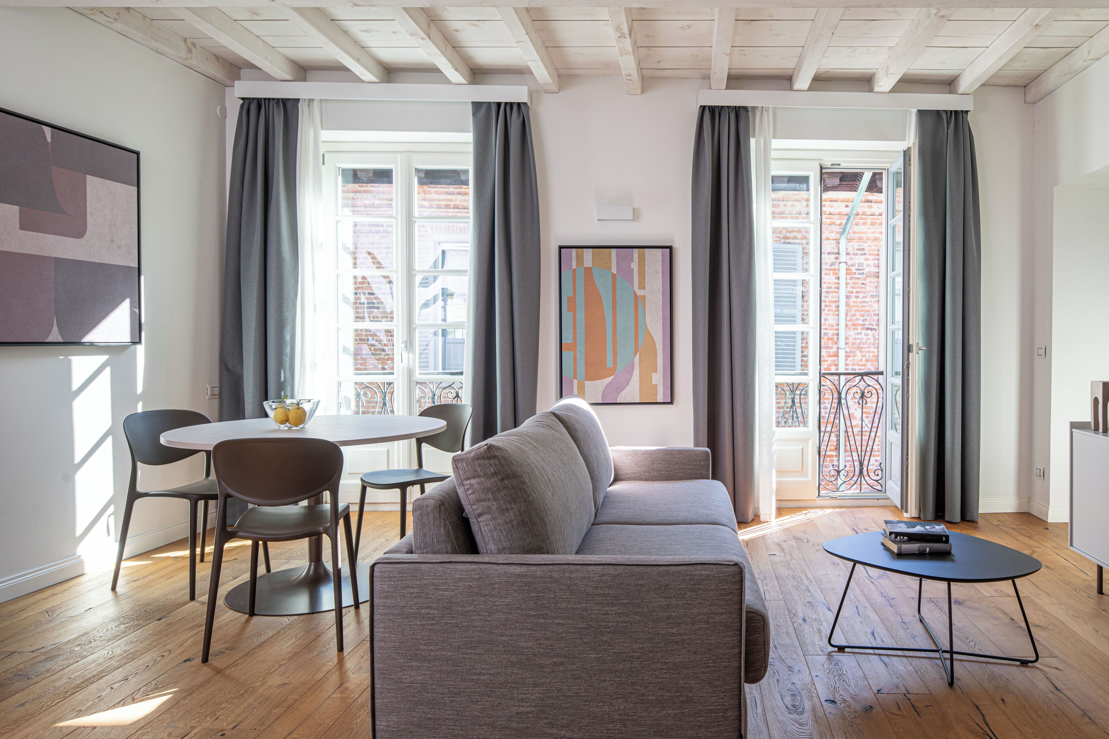 City-Apartment | Wohnbereich | 40-Zoll-Flachbildfernseher mit Digitalempfang