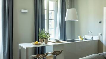 Studio (Milano Meravigli) | Private kitchen | Espresso maker, coffee/tea maker, full-size fridge, stovetop