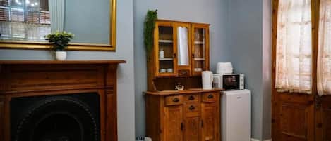 Deluxe Double Room, Garden View | Interior