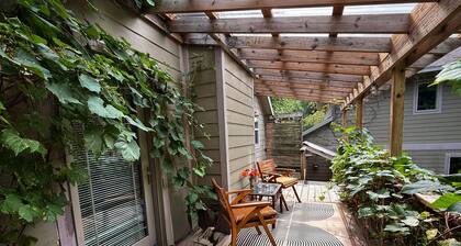 The Artist's Loft | Pet Friendly | Close to Torch