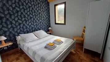 1 chambre, fer et planche à repasser, Wi-Fi, draps fournis