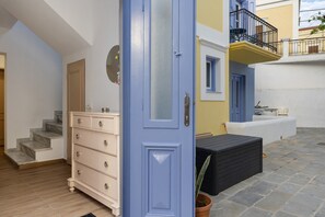 Exterior detail - Double 9 Room with Private Balcony, Wi-Fi and Air Conditioning (Ano Symi)
