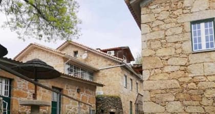 Studio Apartment 'Casa Do Sol - Quinta Do Moinho' with Mountain View, Wi-Fi and Air Conditioning