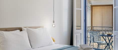 WiFi, bed sheets