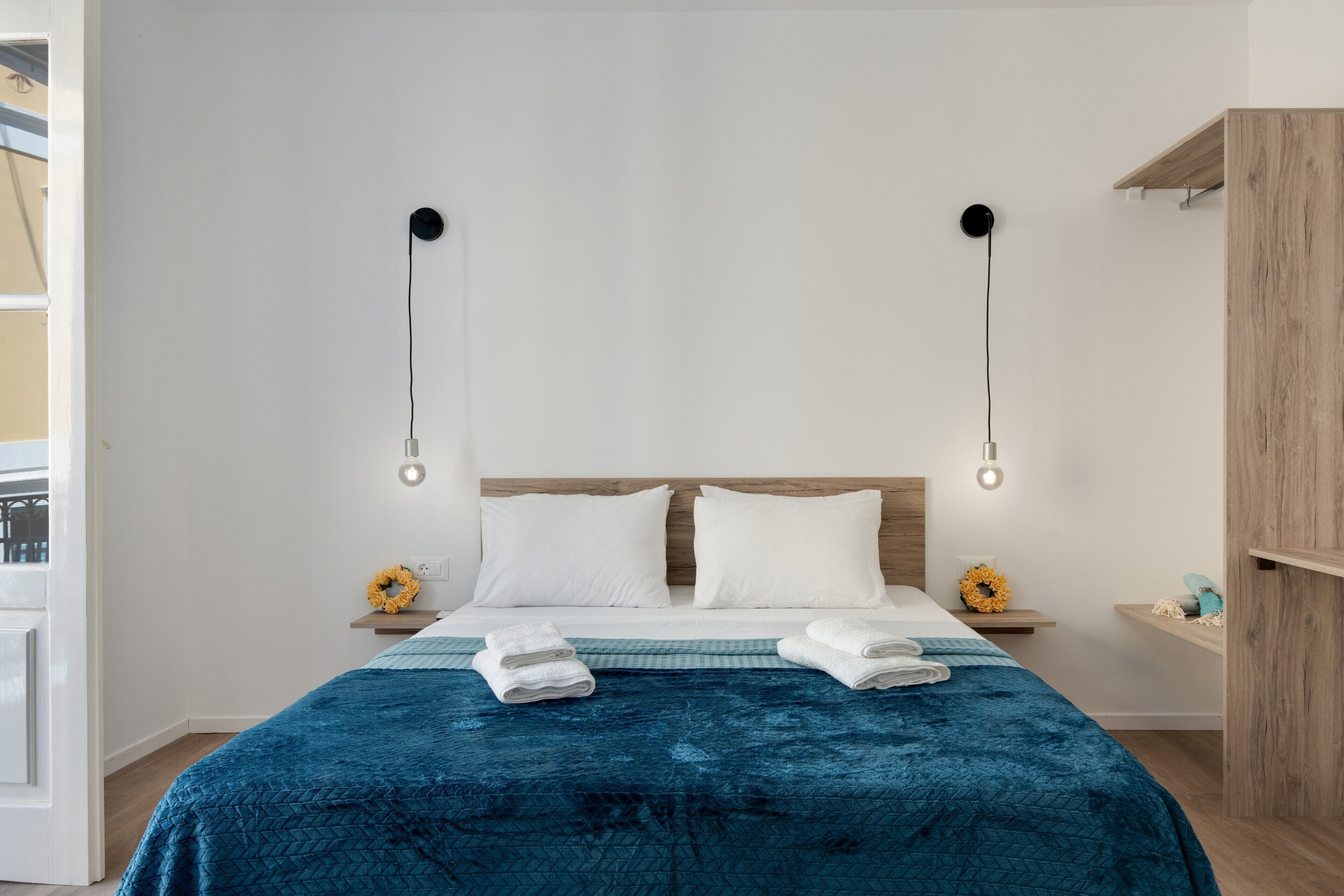 WiFi, bed sheets