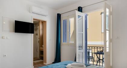 Double Room 7 with Private Balcony, Wi-Fi & Air Conditioning