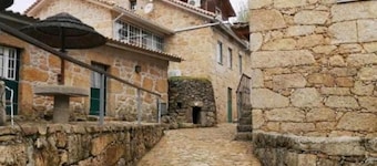 Casa das Flores - Quinta do Moinho Apartment with Mountain View, Wi-Fi and Air Conditioning