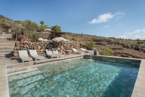 Pool - Vacation Home 'Karla' with Sea View, Shared Pool and Wi-Fi (Cruz de Tea)
