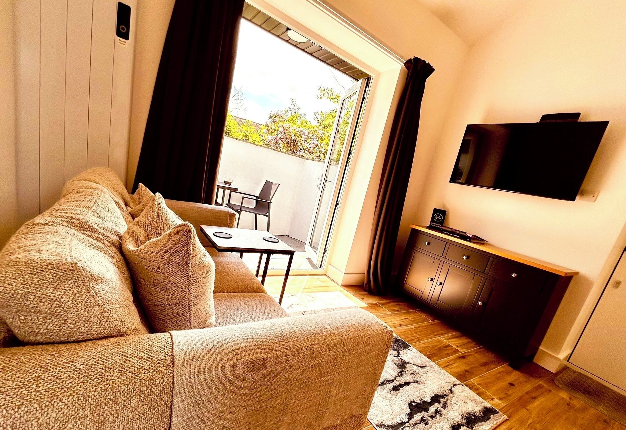 Suite (Hideaway Suite) | Oppholdsområde | Flatskjerm-TV