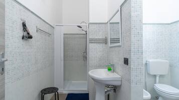 Ducha y secador de pelo