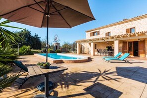 Outdoor dining - Villa 'Capo' with Private Pool, Private Garden and Wi-Fi (Búger)