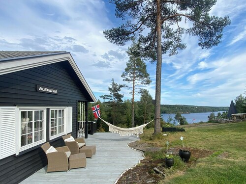 Cabin with annex and view over Øymarksjøen