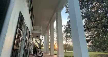 Luxury Historic Farm Estate - Retreat Near Macon