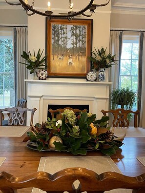 Dining - Luxury Historic Farm Estate - Retreat Near Macon (Jeffersonville)