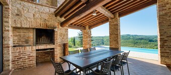 Villa 'San Venanzo – Casale De' Conti' with Pool, Wi-Fi, and Air Conditioning
