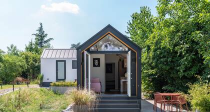 Modernes, helles Tiny Haus naturnah an den Weinreben mit eigener Terrasse