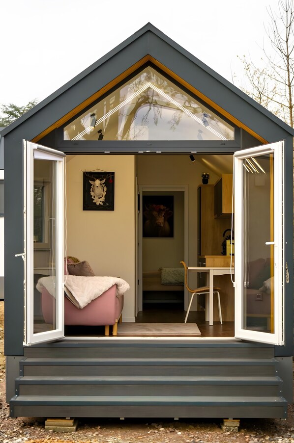 Exterior detail - Modern, Bright Tiny House in Nature by Vineyards with Private Terrace (Efringen-Kirchen)