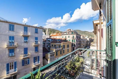 Hostdomus - Dante Apartment