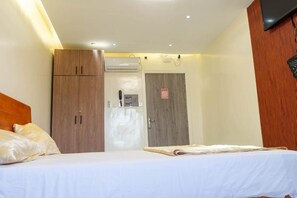 Room - Vrbo Property (Dakar)