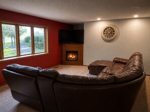 Interior - Peaceful Place by the Lake Near Cleveland MN (Cleveland)