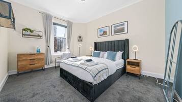 Iron/ironing board, WiFi, bed sheets