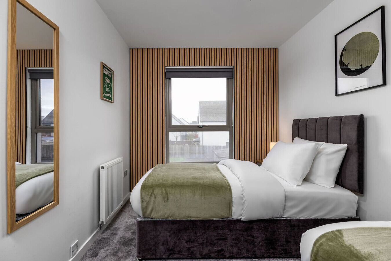 Iron/ironing board, travel crib, WiFi, bed sheets