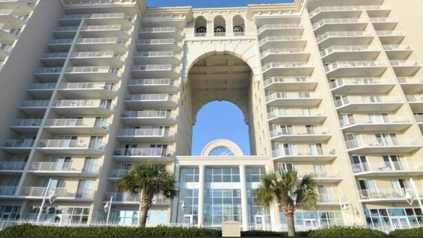 Condo, varias camas (Majestic Sun 1107B- Penthouse in Para) | Exterior