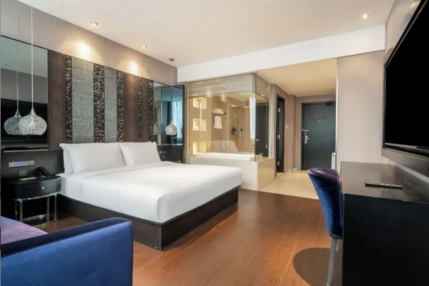 Classic Single Room | Down duvets, free minibar, in-room safe, desk
