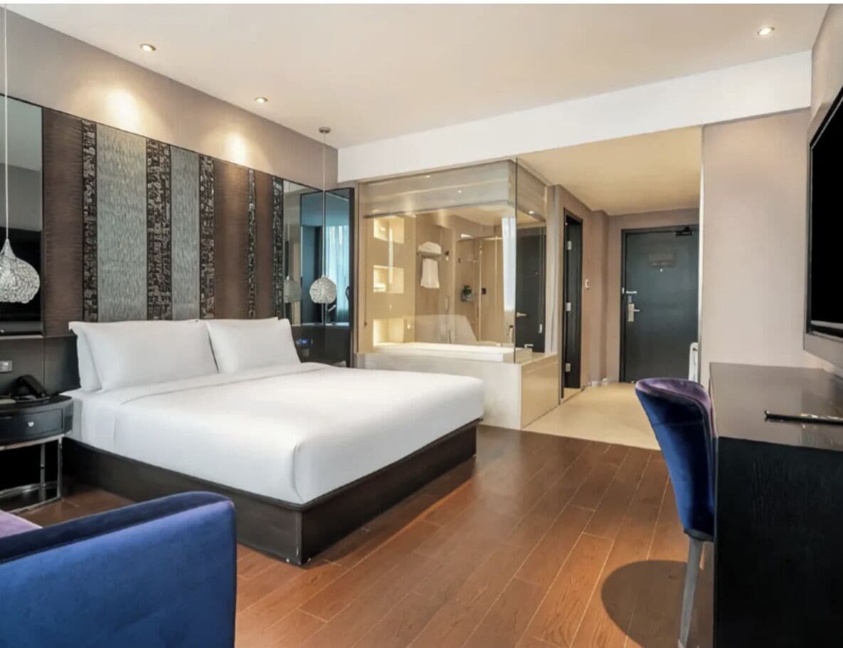 Executive Single Room | Down duvets, free minibar, in-room safe, desk