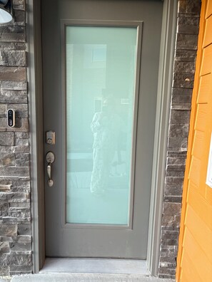 Exterior detail - 3-bedroom townhome in serene Park City with AC comfort (Park City)