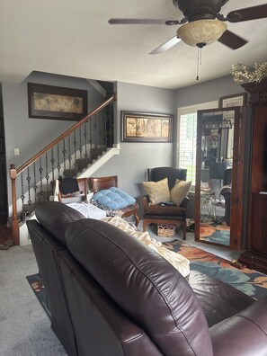 Living area - Hostel type accomadation (Kansas City)