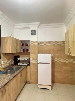 Private kitchen - Apartment 11 - Spacious and ideally located in the heart of the city (Saidia)