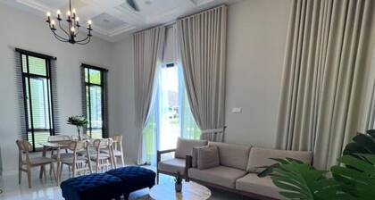 3 Mins to Batu Buruk Beach! Family Home in Kuala Terengganu Muslims