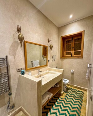 Bathroom - Adorable 1-bedroom hotel suite with AC in fes (fes)