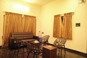 Living area - Lumiere Point Yercaud (Yercaud)