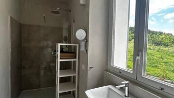 Junior-suite - terrasse - udsigt til have | Badeværelse