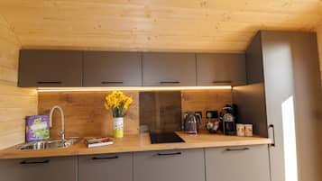 Cookware/dishes/utensils