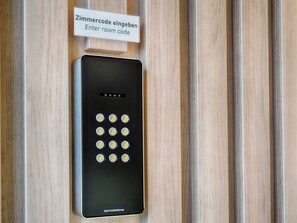 Unclassified image, 3 of 18, button - B&B Hotel Memmingen (Memmingen)